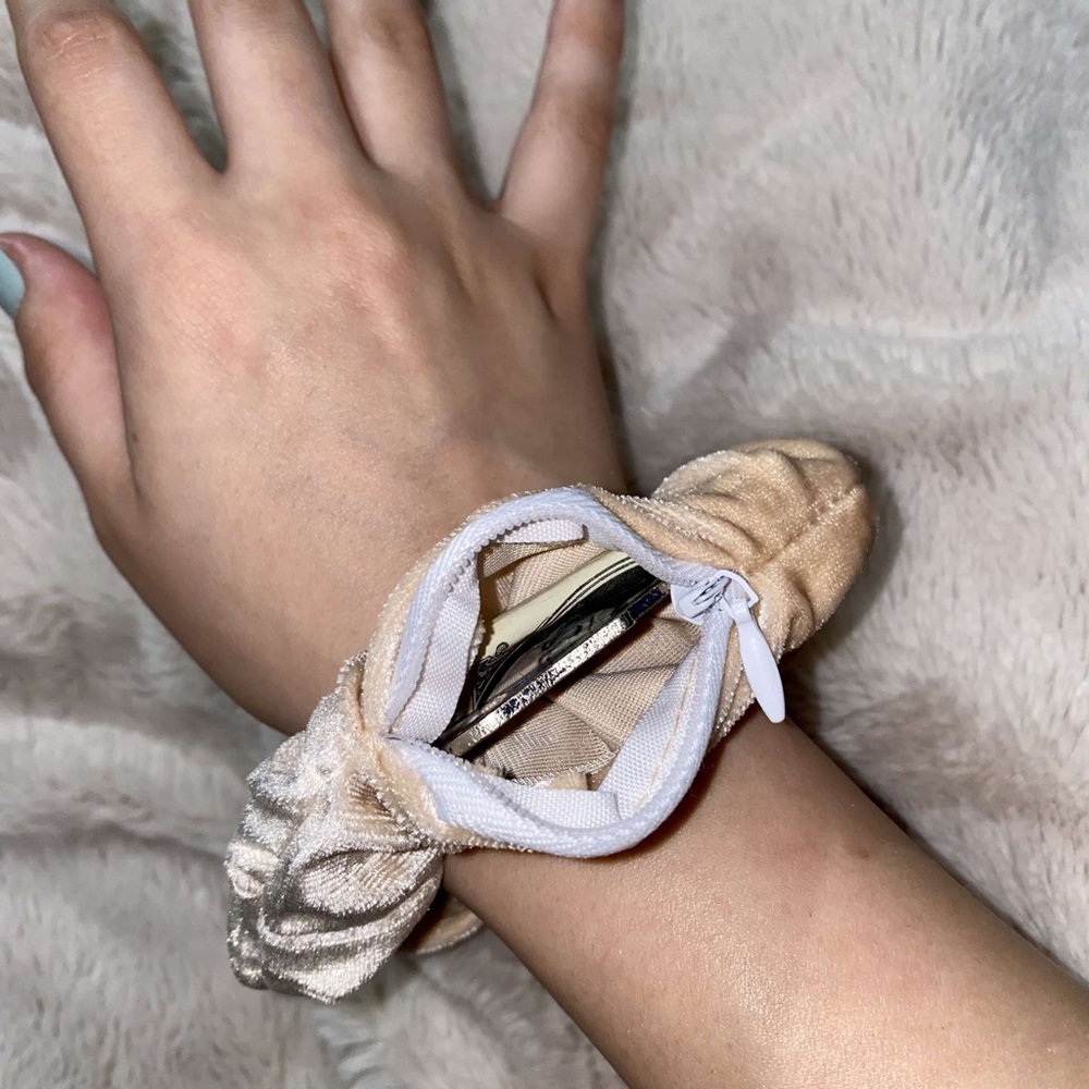Zipper scrunchie - Picture 3 of 4